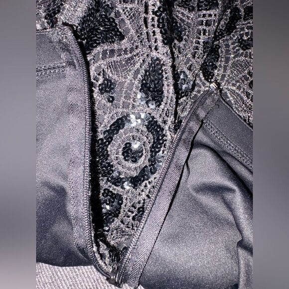 Express Black Sequin Silver Metallic Skirt Size 10 - Picture 12 of 12